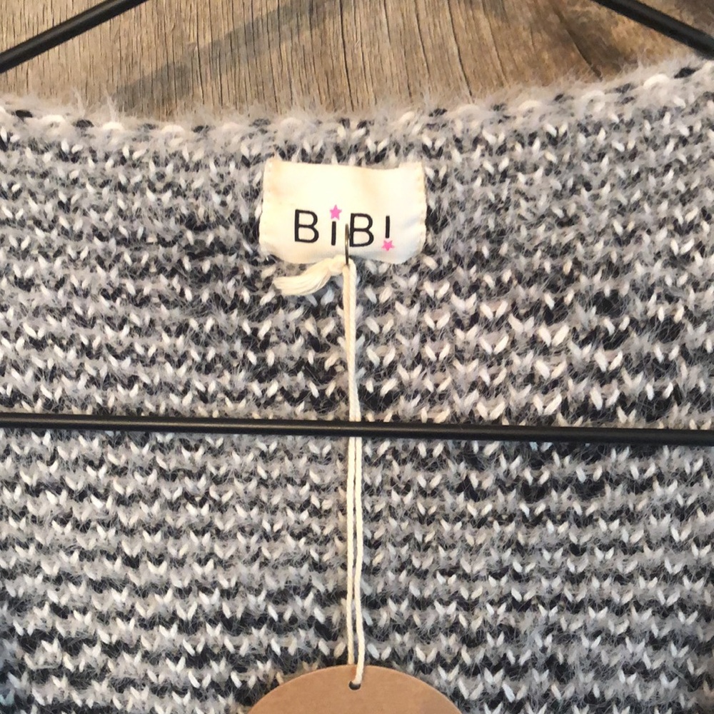 FINAL CLEARANCE BiBi Gray Leopard Animal Print Pocket Cardigan - Picture 8 of 15